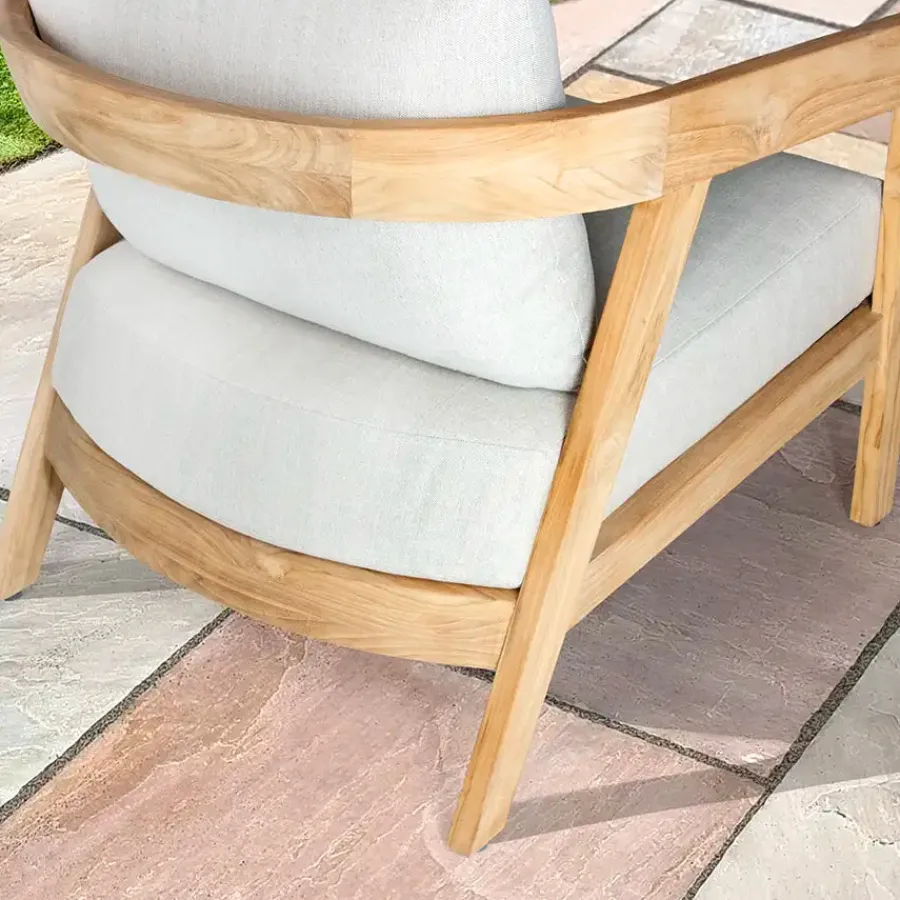 New Kubu Lounge Chair Chairs